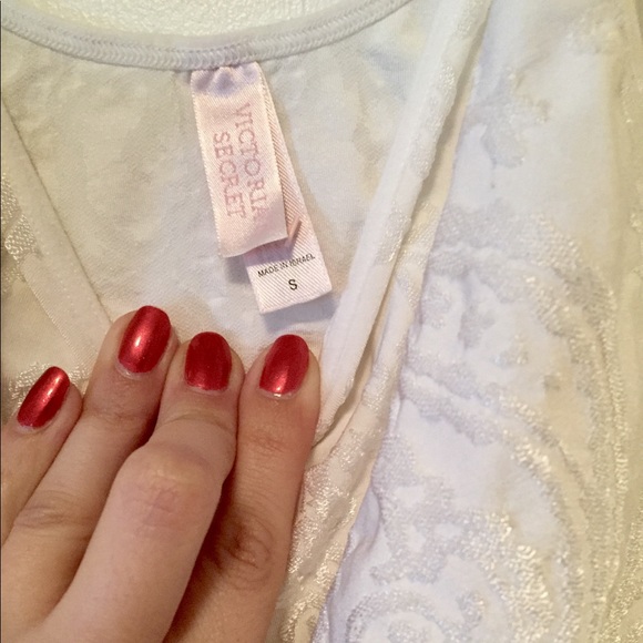 Victoria's Secret Light Compression Tank - Picture 4 of 5